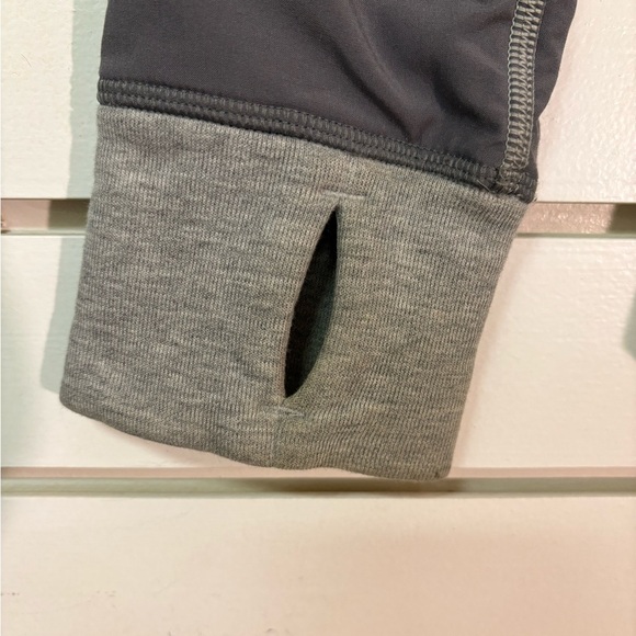 Ivivva Girls 12 Lululemon Style Jacket Grey Collar Hooded Zip Up Great Condition - Picture 2 of 15